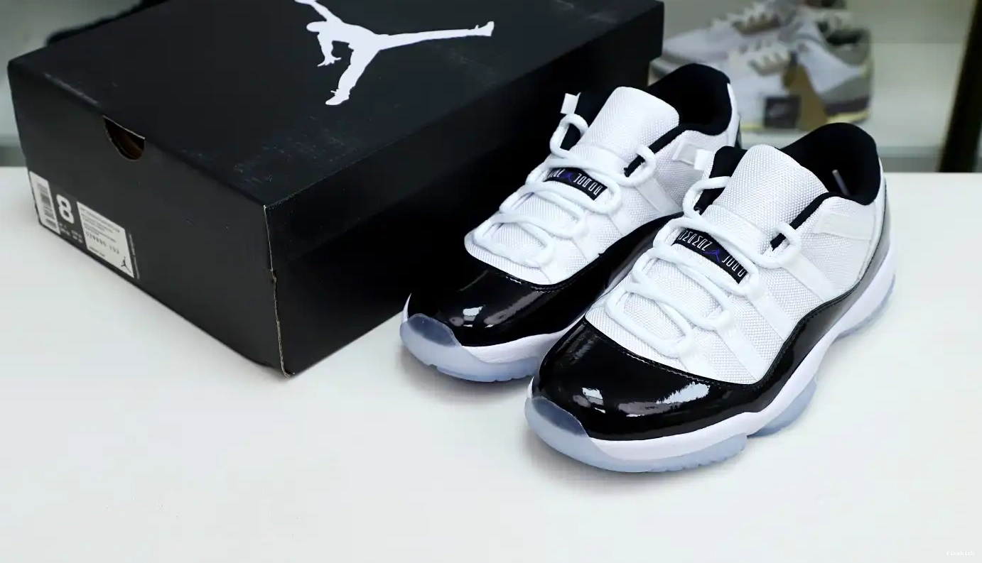 JORDAN RETRO CONCORD LOW AIR 11 0425